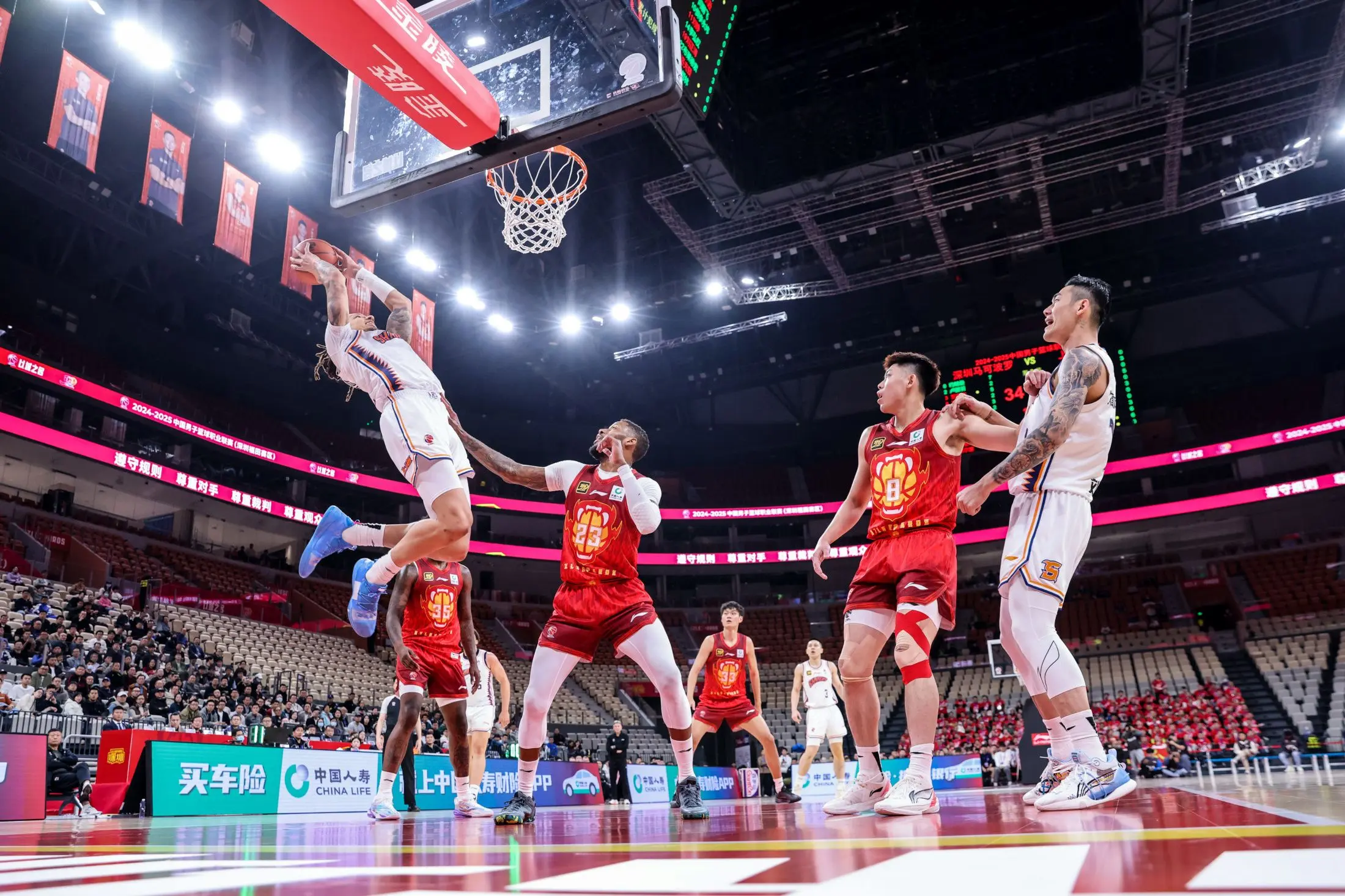 北京男篮将与上海队在客场上演对决