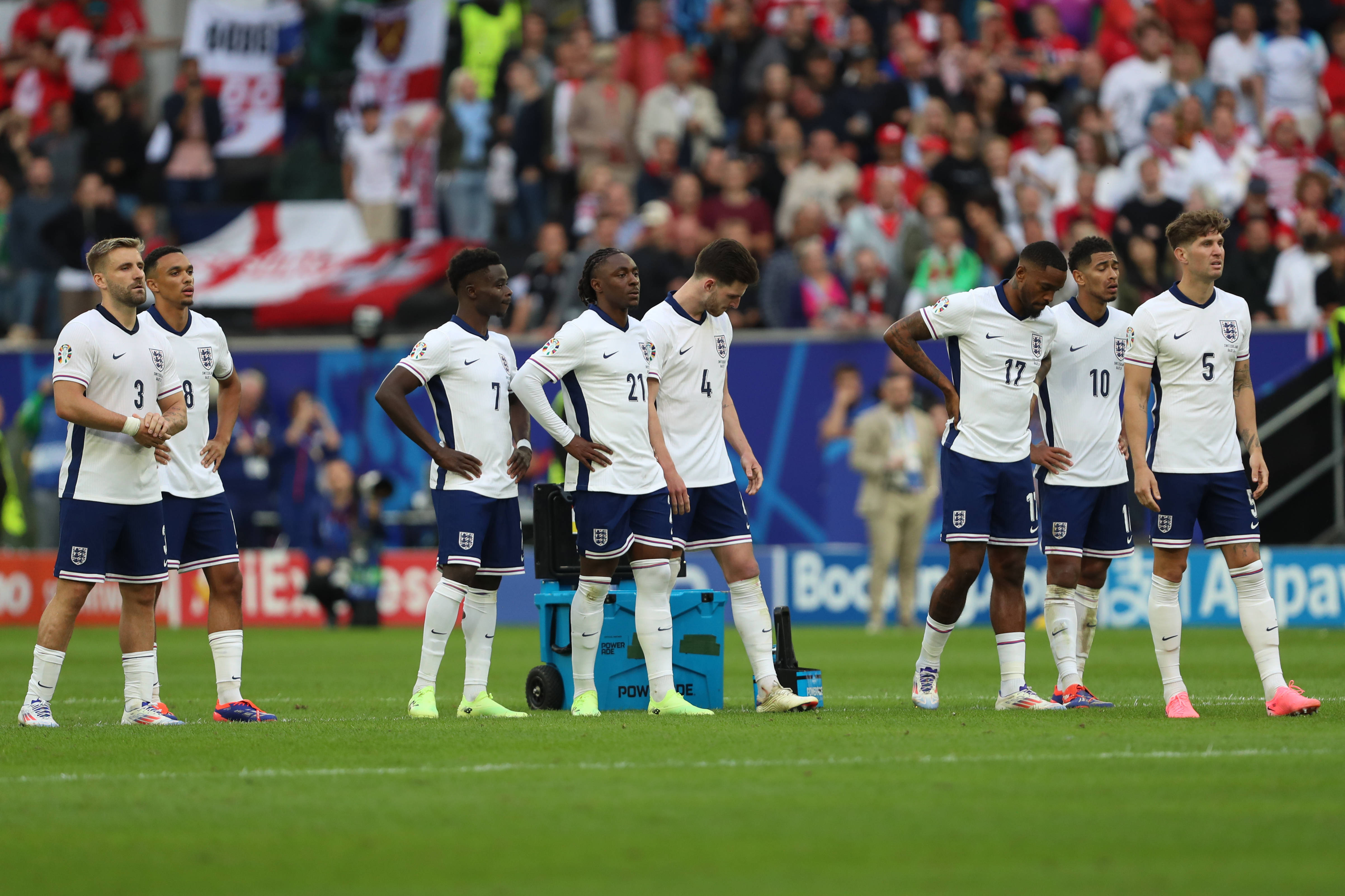 英格兰球队迎来了一场紧张的欧洲对决