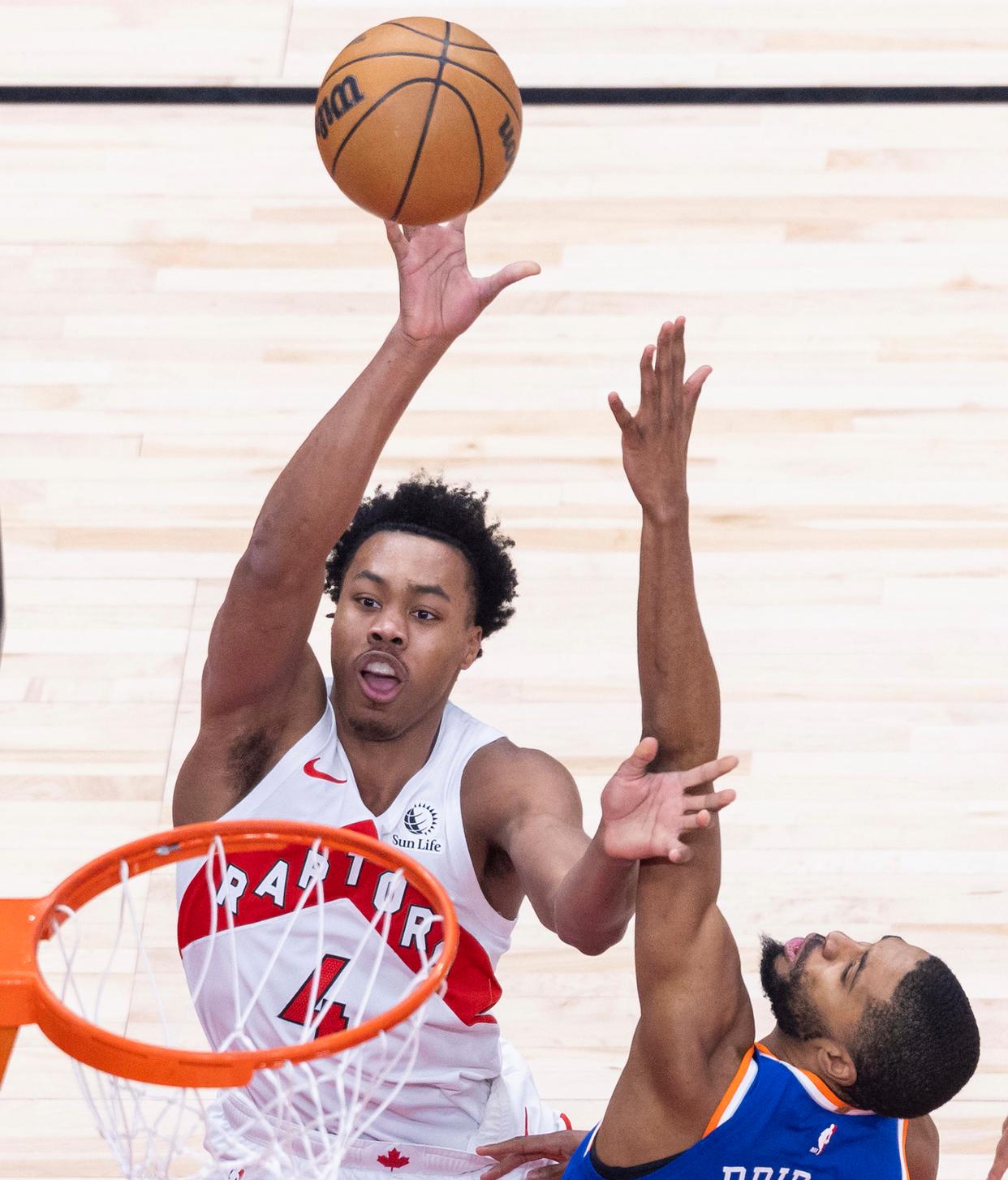 猛龙击败尼克斯，范弗利特表现抢眼