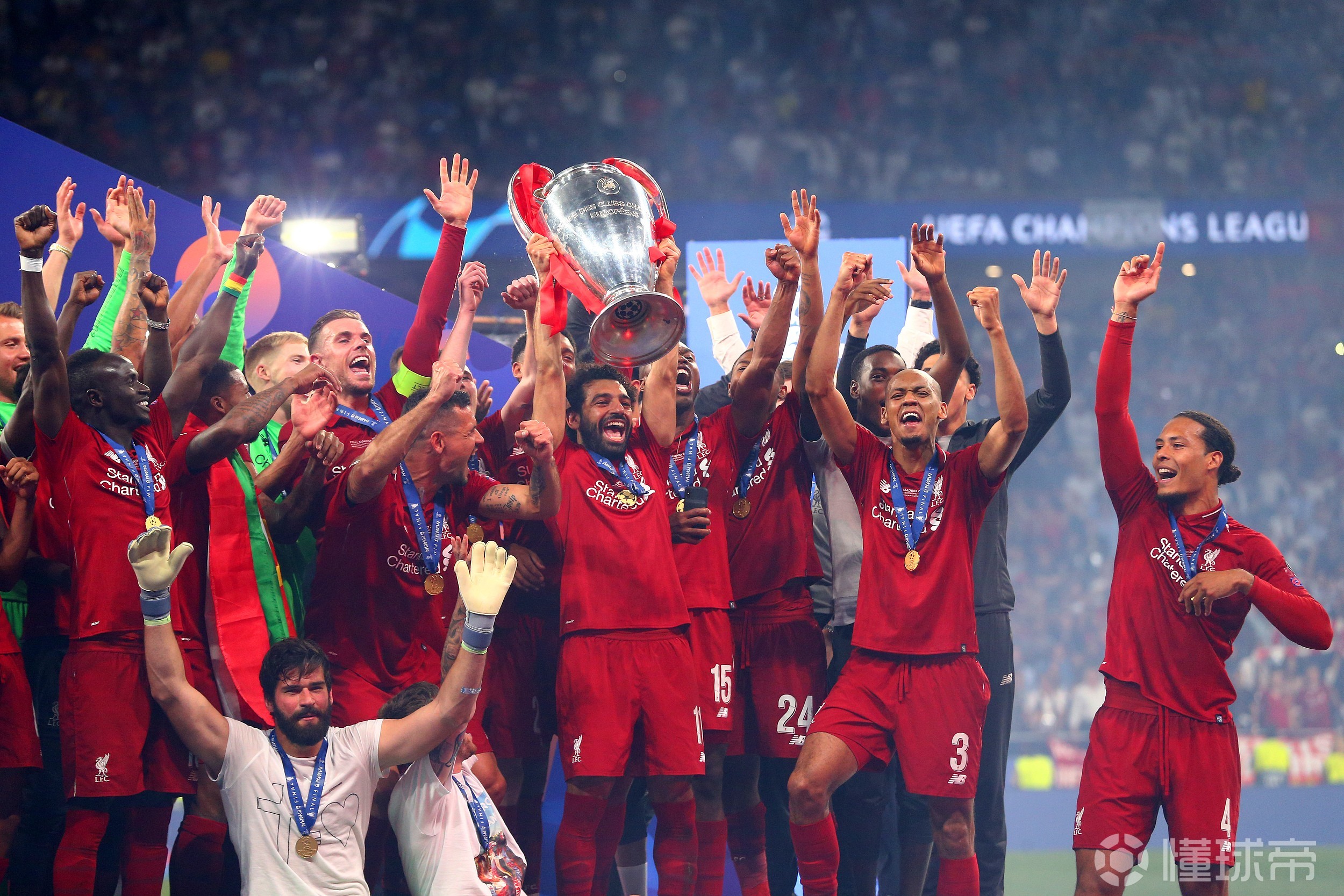 包含利物浦鏖战巴西，莱万关键制胜的词条