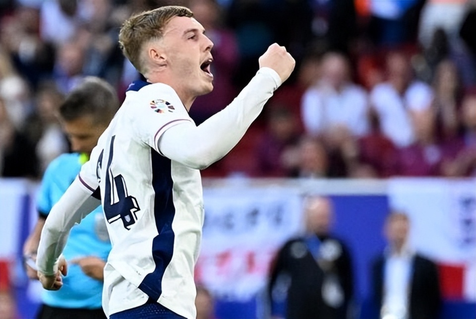 关于埃弗顿反弹势头强劲，连续胜出的信息