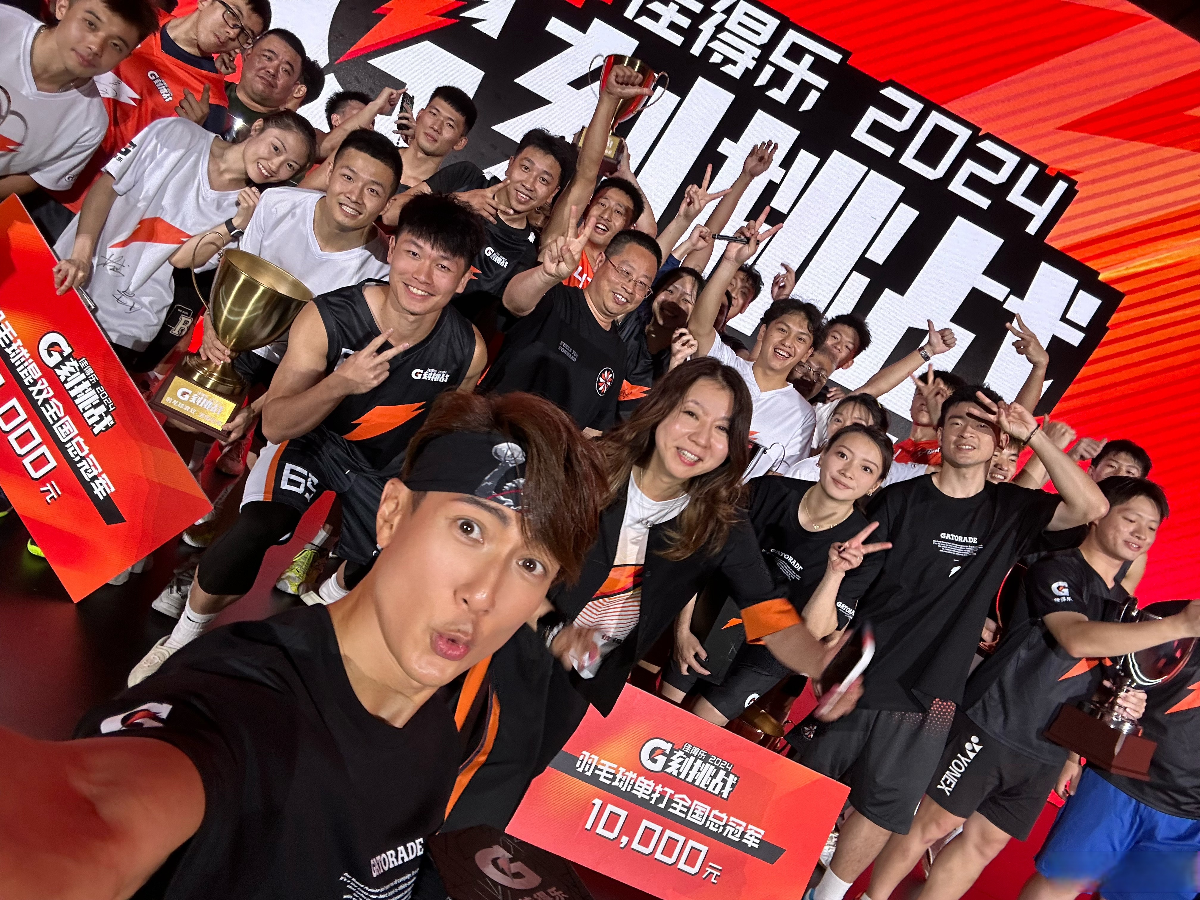 体育巨星们在竞技场上挑战自我创造辉煌