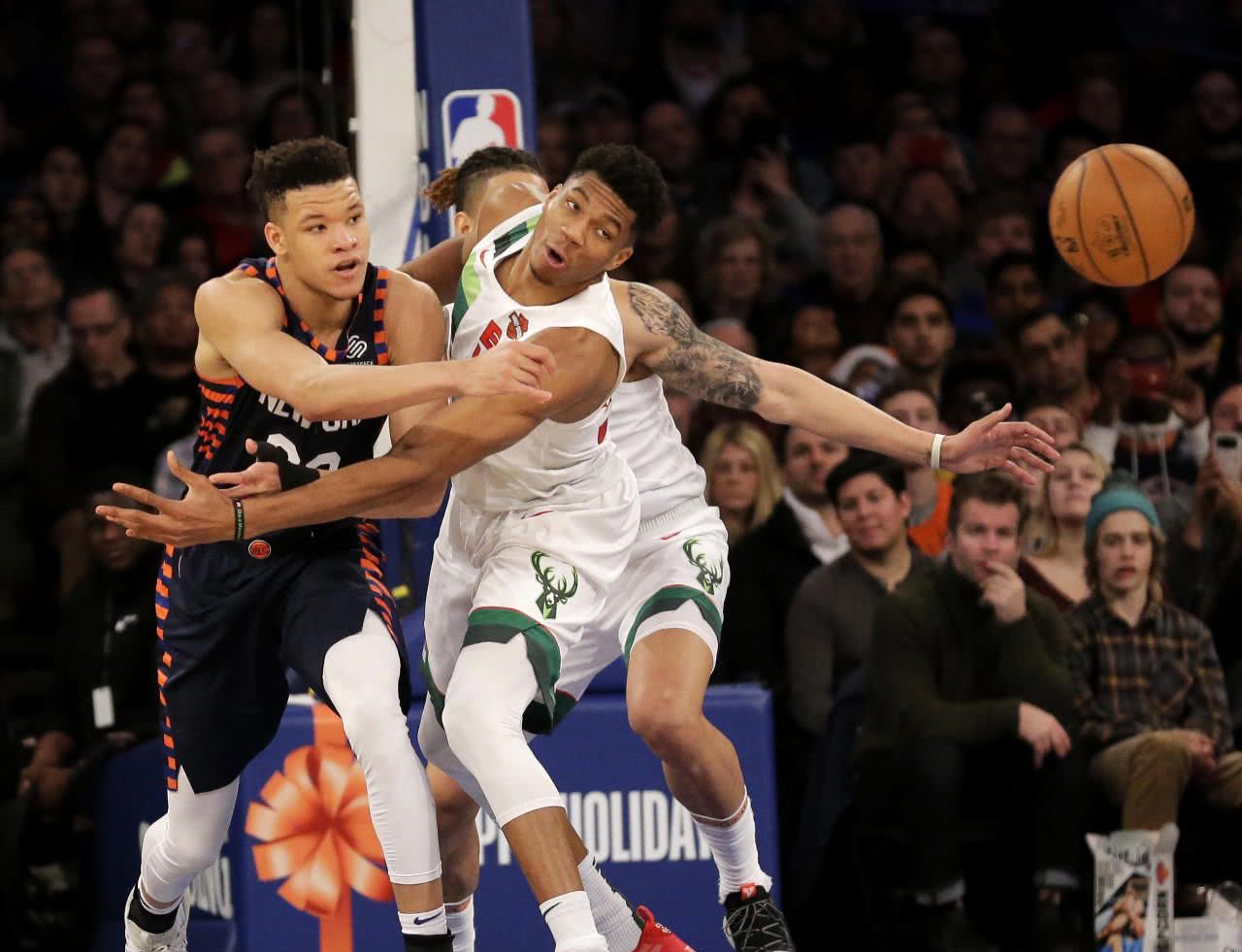 福建队翻盘尼克斯,字母哥点燃赛场 福建队翻盘尼克斯,字母哥点燃赛场