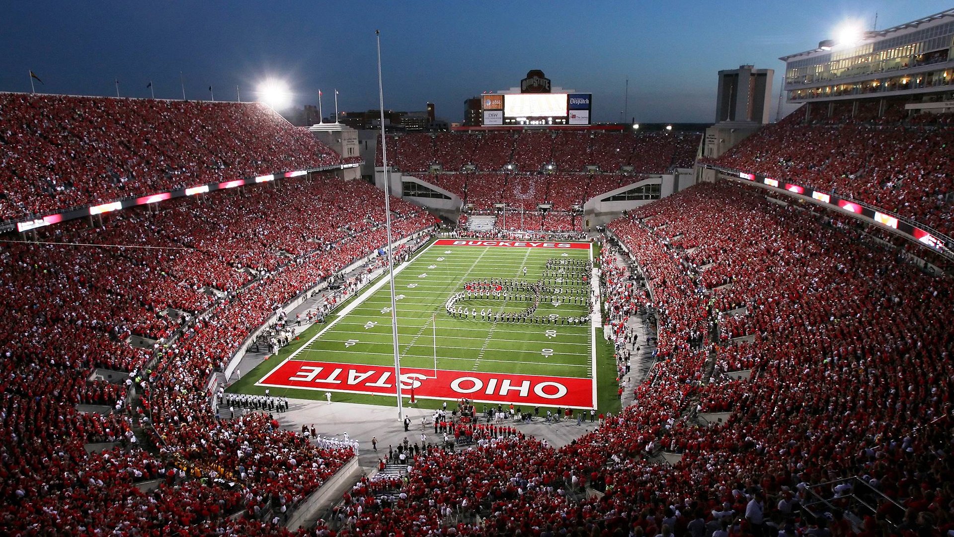 当伦纳德在麦迪逊的雪夜起舞,一个东北小城的篮球消亡史